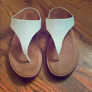 FitFlop Banda leather thong sandals - urban white